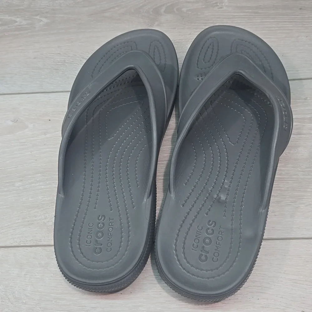 CROCS Mens Charcoal Flip Flops Thong Sandals Shoes Sz 10